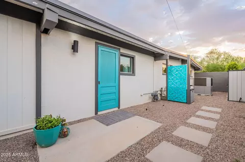 Exterior - 5809 N 10th Pl, Phoenix, AZ 85014 photo 13 of 33