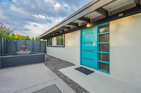 Exterior - 5809 N 10th Pl, Phoenix, AZ 85014 photo 6 of 33