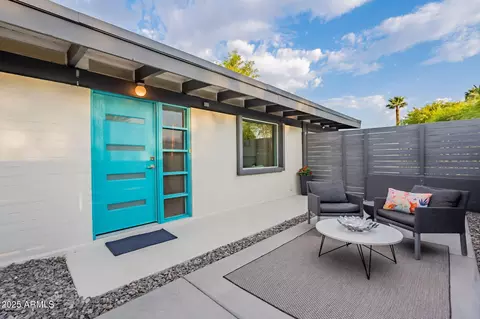 Exterior - 5809 N 10th Pl, Phoenix, AZ 85014 photo 4 of 33
