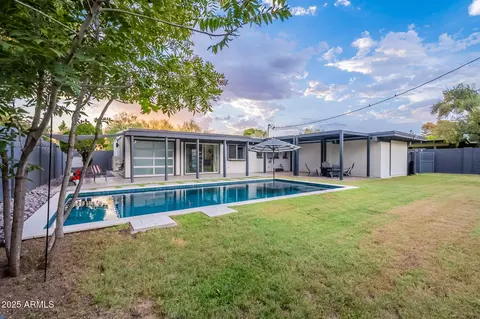 Exterior - 5809 N 10th Pl, Phoenix, AZ 85014 photo 10 of 33