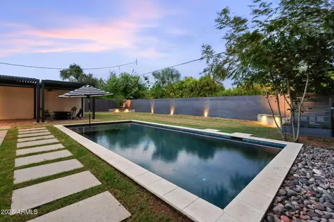 Exterior - 5809 N 10th Pl, Phoenix, AZ 85014 photo 21 of 33