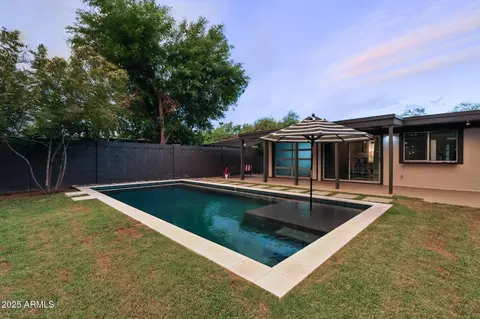 Exterior - 5809 N 10th Pl, Phoenix, AZ 85014 photo 19 of 33