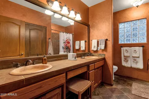 Bath - 1911 E Bruce Ave, Gilbert, AZ 85234 photo 4 of 4