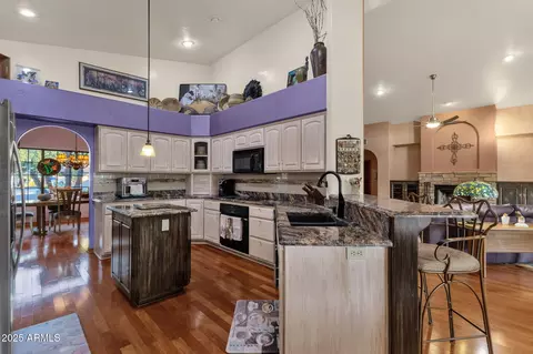 Kitchen - 1911 E Bruce Ave, Gilbert, AZ 85234 photo 2 of 3