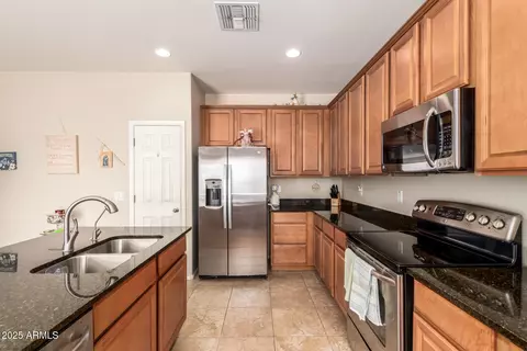 Kitchen - 941 E Drexel Dr, Gilbert, AZ 85297 photo 2 of 2
