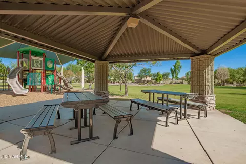 View/Area - 941 E Drexel Dr, Gilbert, AZ 85297 photo 3 of 4