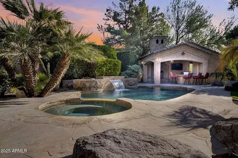 Exterior - 2333 S Eileen Pl, Chandler, AZ 85286 photo 10 of 14