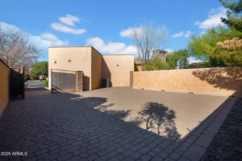 Exterior - 2333 S Eileen Pl, Chandler, AZ 85286 photo 14 of 14