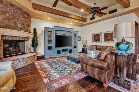 Living - 2333 S Eileen Pl, Chandler, AZ 85286 photo 4 of 5