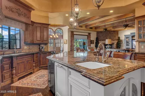 Kitchen - 2333 S Eileen Pl, Chandler, AZ 85286 photo 3 of 8
