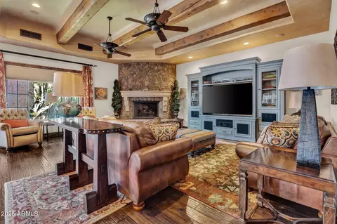 Living - 2333 S Eileen Pl, Chandler, AZ 85286 photo 3 of 5