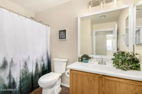 Bath - 1547 W Apollo Rd, Phoenix, AZ 85041 photo 4 of 4