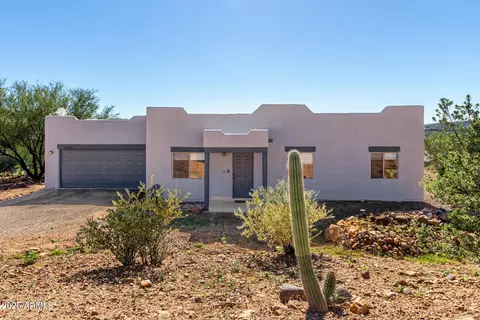 19375 E Wyatt Way, Black Canyon City, AZ 85324
