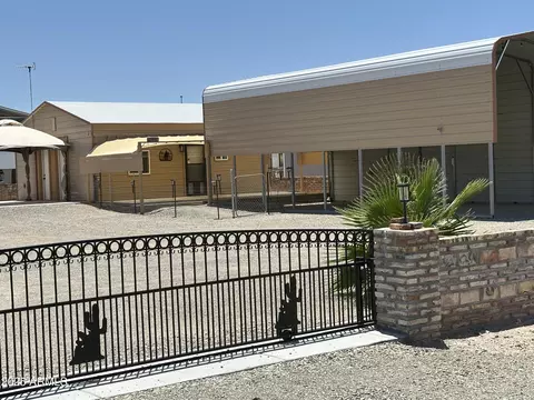 67892 Alpine Dr, Salome, AZ 85348