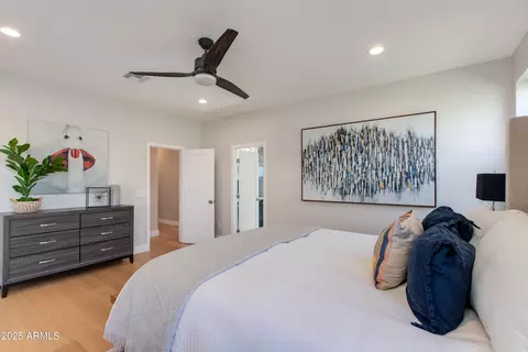 Bedroom - 6820 N 14th St, Phoenix, AZ 85014 photo 3 of 5