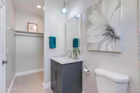 Bath - 6820 N 14th St, Phoenix, AZ 85014 photo 5 of 5