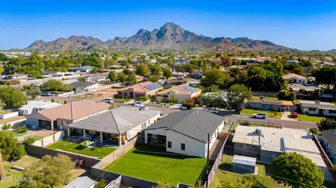 View/Area - 6820 N 14th St, Phoenix, AZ 85014 photo 2 of 2