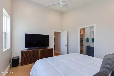 Bedroom - 6820 N 14th St, Phoenix, AZ 85014 photo 5 of 5
