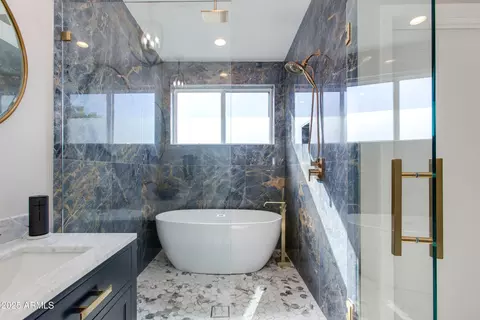 Bath - 6820 N 14th St, Phoenix, AZ 85014 photo 2 of 5