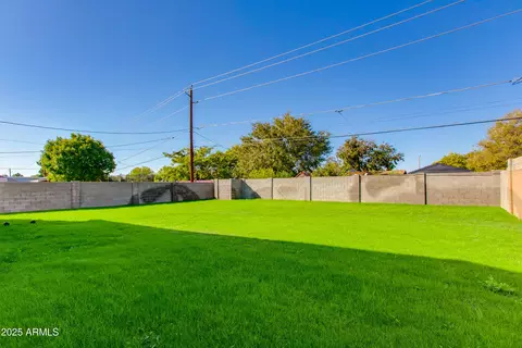 Exterior - 6820 N 14th St, Phoenix, AZ 85014 photo 1 of 1