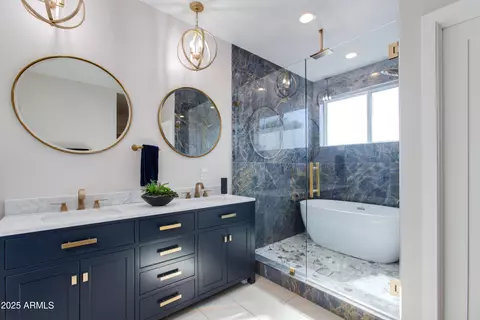Bath - 6820 N 14th St, Phoenix, AZ 85014 photo 1 of 5