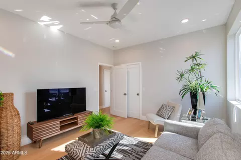 Living - 6820 N 14th St, Phoenix, AZ 85014 photo 4 of 4