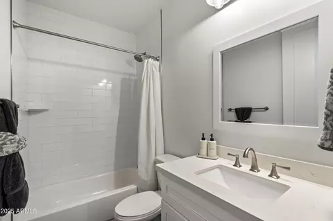 Bath - 4617 E Cambridge Ave, Phoenix, AZ 85008 photo 4 of 4