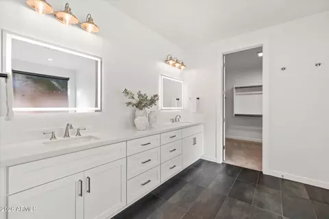 Bath - 4617 E Cambridge Ave, Phoenix, AZ 85008 photo 1 of 4