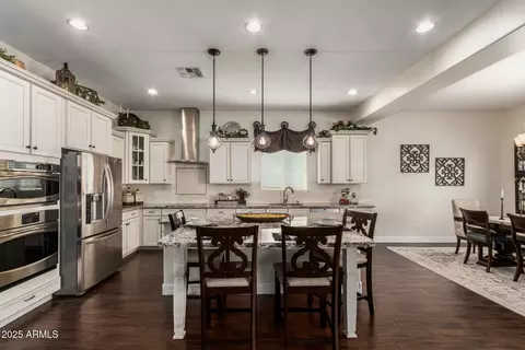 3920 Ellis St, Mesa, AZ 85205