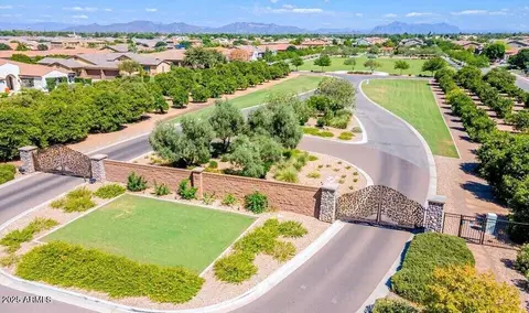 View/Area - 3920 Ellis St, Mesa, AZ 85205 photo 2 of 4