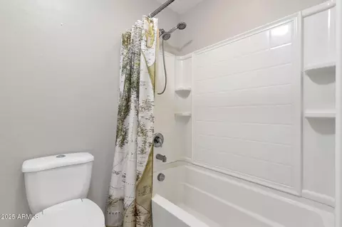 Bath - 2947 E Saltsage Dr, Phoenix, AZ 85048 photo 5 of 5
