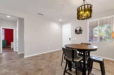 Dining - 2947 E Saltsage Dr, Phoenix, AZ 85048 photo 3 of 5