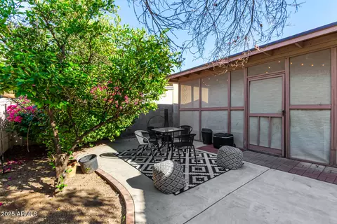 Exterior - 1402 E Malapai Dr, Phoenix, AZ 85020 photo 9 of 12