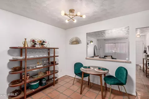 Dining - 1402 E Malapai Dr, Phoenix, AZ 85020 photo 1 of 1