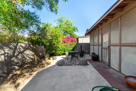Exterior - 1402 E Malapai Dr, Phoenix, AZ 85020 photo 6 of 12