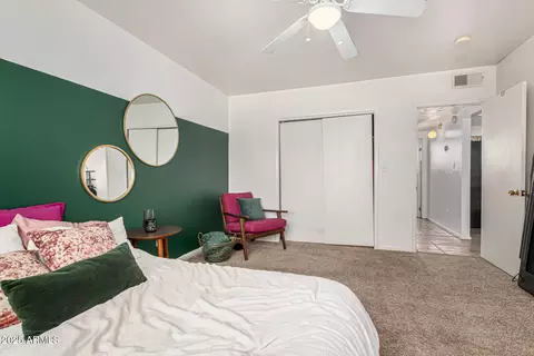 Bedroom - 1402 E Malapai Dr, Phoenix, AZ 85020 photo 2 of 5