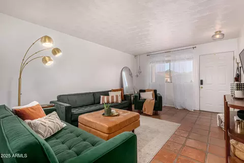 Living - 1402 E Malapai Dr, Phoenix, AZ 85020 photo 2 of 3
