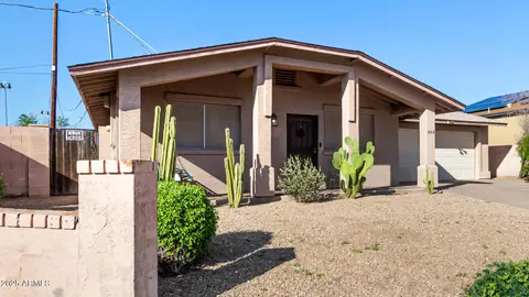 Exterior - 1402 E Malapai Dr, Phoenix, AZ 85020 photo 3 of 12