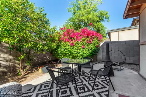 Exterior - 1402 E Malapai Dr, Phoenix, AZ 85020 photo 4 of 12