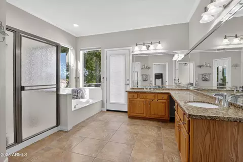 Bath - 1614 E Kathleen Rd, Phoenix, AZ 85022 photo 1 of 2
