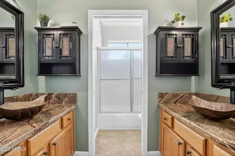Bath - 1614 E Kathleen Rd, Phoenix, AZ 85022 photo 2 of 2