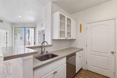Kitchen - 1701 E Colter St #182, Phoenix, AZ 85016 photo 2 of 3