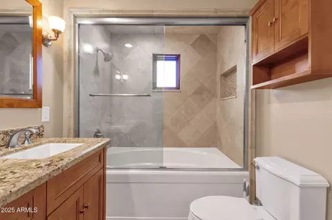 Bath - 2108 E San Juan Ave, Phoenix, AZ 85016 photo 4 of 5