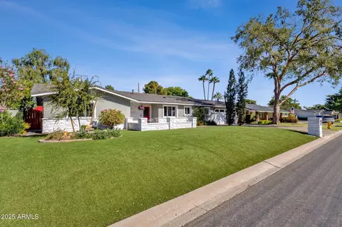 Exterior - 2108 E San Juan Ave, Phoenix, AZ 85016 photo 2 of 12
