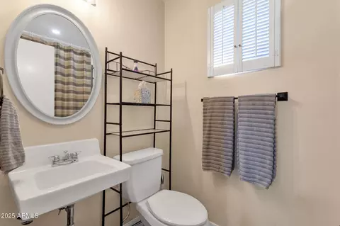 Bath - 2108 E San Juan Ave, Phoenix, AZ 85016 photo 5 of 5