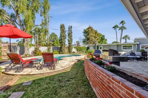 Exterior - 2108 E San Juan Ave, Phoenix, AZ 85016 photo 6 of 12