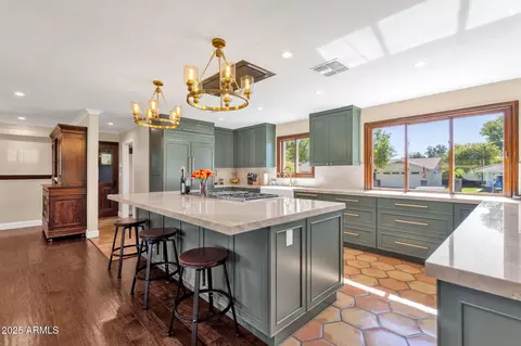 Kitchen - 2108 E San Juan Ave, Phoenix, AZ 85016 photo 4 of 5