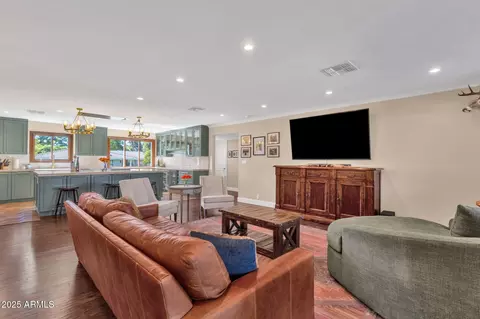 Living - 2108 E San Juan Ave, Phoenix, AZ 85016 photo 5 of 5
