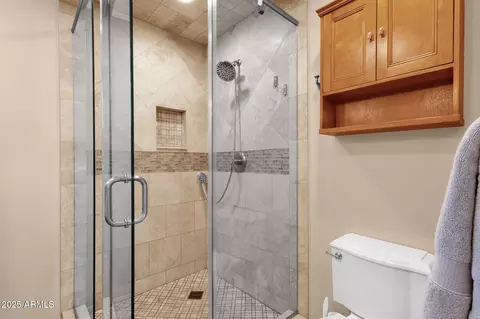 Bath - 2108 E San Juan Ave, Phoenix, AZ 85016 photo 2 of 5