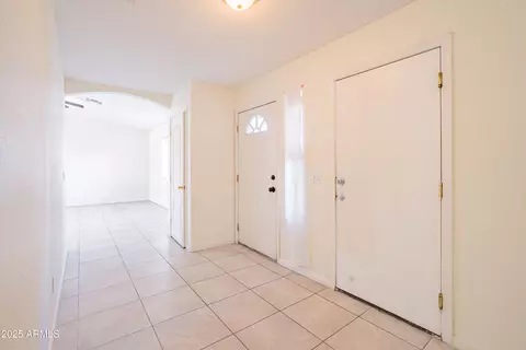 2905 E Chipman Rd, Phoenix, AZ 85040 photo 9
